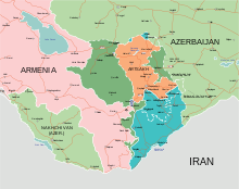 Territoriale ændringer efter krigen i Nagorno-Karabakh i 2020:   Områder, der blev generobret af Aserbajdsjan under krigen   Områder, der er tilbageleveret til Aserbajdsjan i henhold til våbenhvileaftalen   Områder i selve Nagorno-Karabakh, der fortsat er under Republikken Artsakhs kontrol   Lachin-korridoren og Dadivank-klosteret, der patruljeres af russiske fredsbevarende styrker  