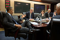 Prezident Barack Obama na schůzce krátce po bombovém útoku  