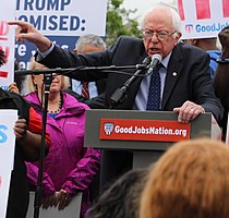Sanders op een gevecht voor $15 Minimumloon rally in Washington, D.C. in april 2017