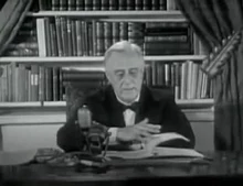 Přehrávání médií Video z Rooseveltova projevu o stavu Unie v roce 1944, kde oznámil plán "ekonomické listiny práv".