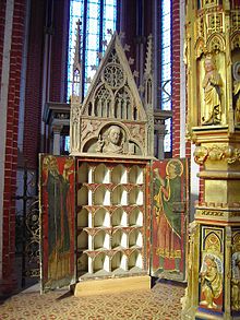 聖杯の食器棚（1300年頃