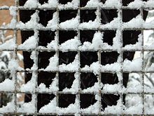 Мрежа, със сняг; снимка: Джовани Дал'Орто