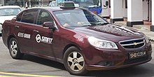 Een SMRT Chevrolet Epica sedan taxi