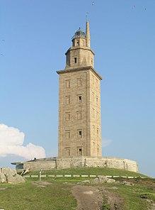La Torre de Hércules, en A Coruña, España. Probablemente fue construida en el siglo II, y es similar al faro de Alejandría.  