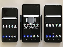 Smartphones met Android, een mobiel besturingssysteem ontwikkeld door Google.  