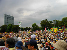 Zhromaždenie proti jadrovej elektrárni 19. septembra 2011 v komplexe svätyne Meidži v Tokiu.