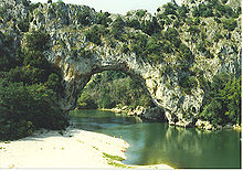 Der Pont d'Arc über der Ardèche