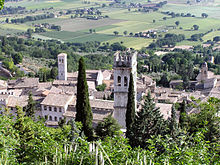 Uitzicht op Assisi vanaf het fort Rocca Maggiore