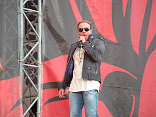 Axl Rose de Guns N' Roses chantant sur scène au Download Festival à Donington Park, Angleterre en 2006