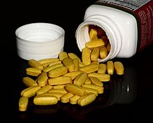 Multivitaminas contêm múltiplos micronutrientes, tais como vitaminas e minerais dietéticos.