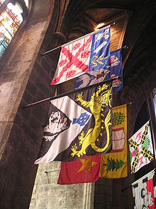 Banners dos Cavaleiros do Cardo, pendurados em St. Giles High Kirk