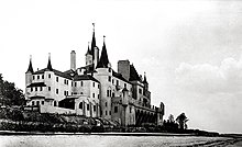 The now-demolished Beacon Towers mansion on the North Shore of Long Island is considered the estate that inspired F. Scott Fitzgerald's description of Gatsby's estate.