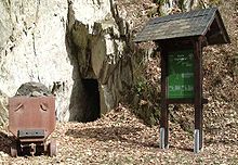 Entrance to an old slate mine­, Grube Vogelsberg 1 in the Hunsrück.