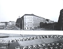 Border strip with Hinterland wall, view from a viewing platform on Bernauer Strasse (west) to Eberswalder Strasse and Oderberger Strasse (east), 1973