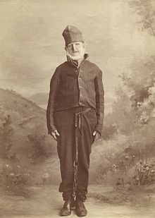 Prisoner in convict clothes and with ankle chains (Tasmania around 1900)