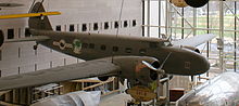Boeing 247D v Národním muzeu letectví a kosmonautiky. Má barvy United Airlines.  
