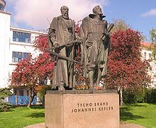 Tycho Brahe és Johannes Kepler emlékműve Prágában