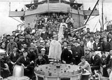 Overlevenden van de Britannic aan boord van HMS Scourge  