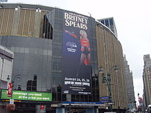 De gevel van Madison Square Garden gezien vanaf Eighth Avenue, 26 augustus 2009.