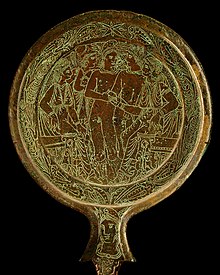 Louvre: Etruscan bronze mirror from the 4th to 3rd century BC; it shows the "Judgment of Paris" and thus the great influence that Greek culture had on Etruscan culture at that time.