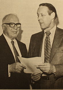 Brundage (left) with John Corbally, president of the University of Illinois, at the announcement of the Avery Brundage Fellowships (1974).