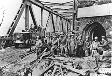 US soldiers at the Ludendorff Bridge near Remagen, 8/10 March 1945