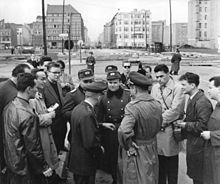 US soldiers and GDR people's policemen, October 1961