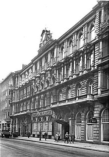 The hotel "Prinz Albrecht" becomes the seat of the Reichsführer SS in 1934.