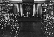 Tsar Nicholas II opens the Parliament with a speech from the throne (1906)