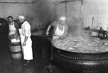 Production of liver sausage in Berlin (1948)