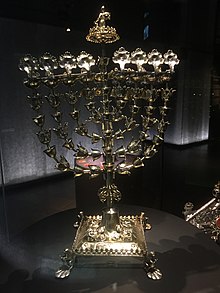 Hanukkah candlestick from Frankfurt am Main 1681