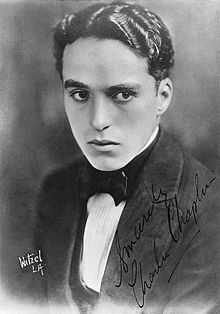 Charlie Chaplin senza il suo travestimento