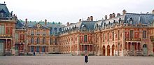 Het paleis van Versailles is een van de meest populaire toeristische bestemmingen in Frankrijk.