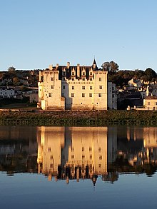 Château de Montsoreau je jediným zámkem ve Francii postaveným v korytě řeky Loiry.