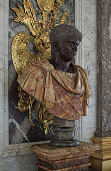 Mramorová busta Nerona (palác Versailles)  