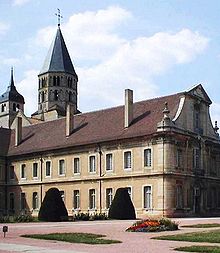 As reformas começaram na abadia de Cluny. Esta foto foi tirada em 2004.