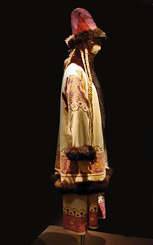 Kostuum gebruikt bij de productie van het ballet in Parijs in 1991, gebaseerd op het ontwerp van Nicolas Roerich.