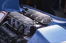 Un bloque de motor Ford Cosworth DFV en un Ligier JS11  