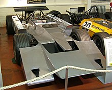 De vierwielaangedreven Cosworth Formule 1-wagen  