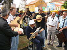 Hudebníci na pouličním jarmarku Largo da Ordem.