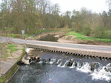 De Dean Ford over het Kilmarnock Water in het Dean Country Park.  