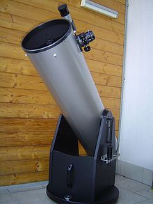 Un telescop Dobsonian  