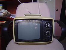 Stary przenośny telewizor