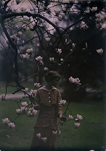 Edna St. Vincent Millay in Mamaroneck, NY, 1914, door Arnold Genthe.  