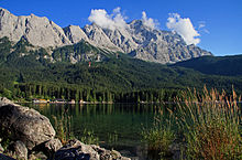 Eibsee in front of the Zugspitze: forestation on the north side