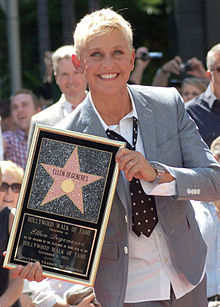 DeGeneres vid en ceremoni för att ta emot en stjärna på Hollywood Walk of Fame i september 2012.  