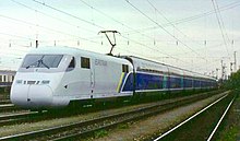 Eurotrain , a demonstration train temporarily composed of ICE-2 power cars and TGV Duplex center cars, in Munich in April 1998