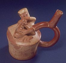 En Moche-kanna som visar oralsex  