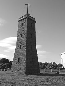 O farol (torre do tempo posterior) foi construído em 1849-50