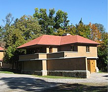 The Frank Lloyd Wright-designed Graycliff estate in Derby, south of Buffalo, New York has a chauffeur's apartment above the garage, as did many wealthy residences of the period.
